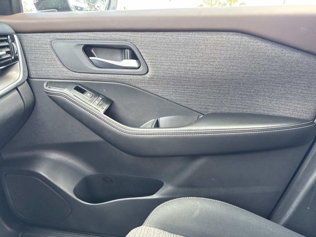 Certified 2021 Nissan Rogue SV image 22