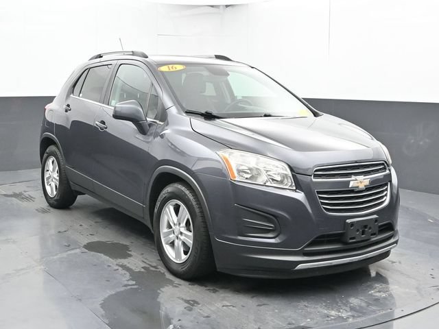 Used 2016 Chevrolet Trax LT w/ LT Sun and Sound Package FWD image 5