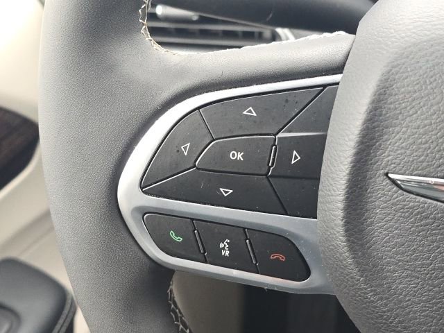 Used 2024 Chrysler Pacifica Limited image 31