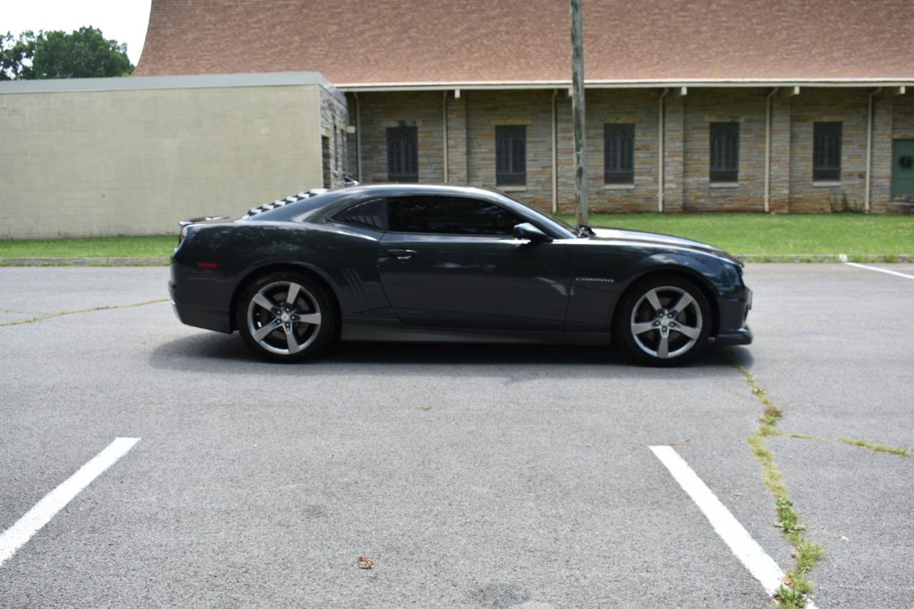 Used 2012 Chevrolet Camaro SS RWD image 9