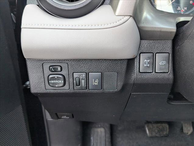 Used 2017 Toyota RAV4 Limited image 28
