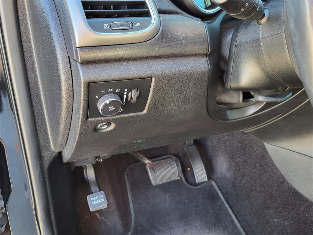 Used 2018 Jeep Grand Cherokee Altitude image 19