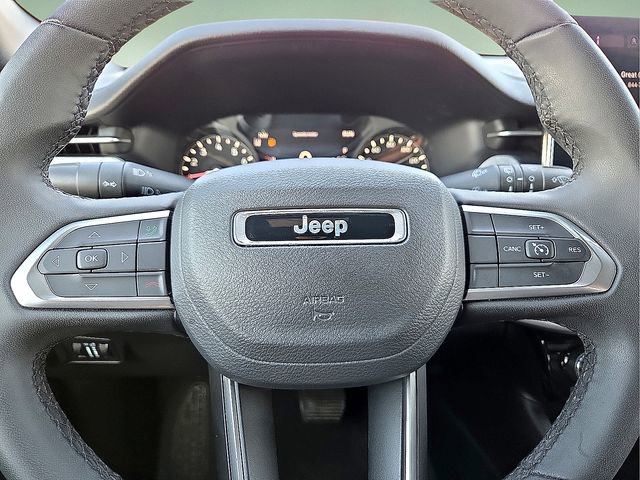 Used 2024 Jeep Compass Latitude AWD/4WD image 24