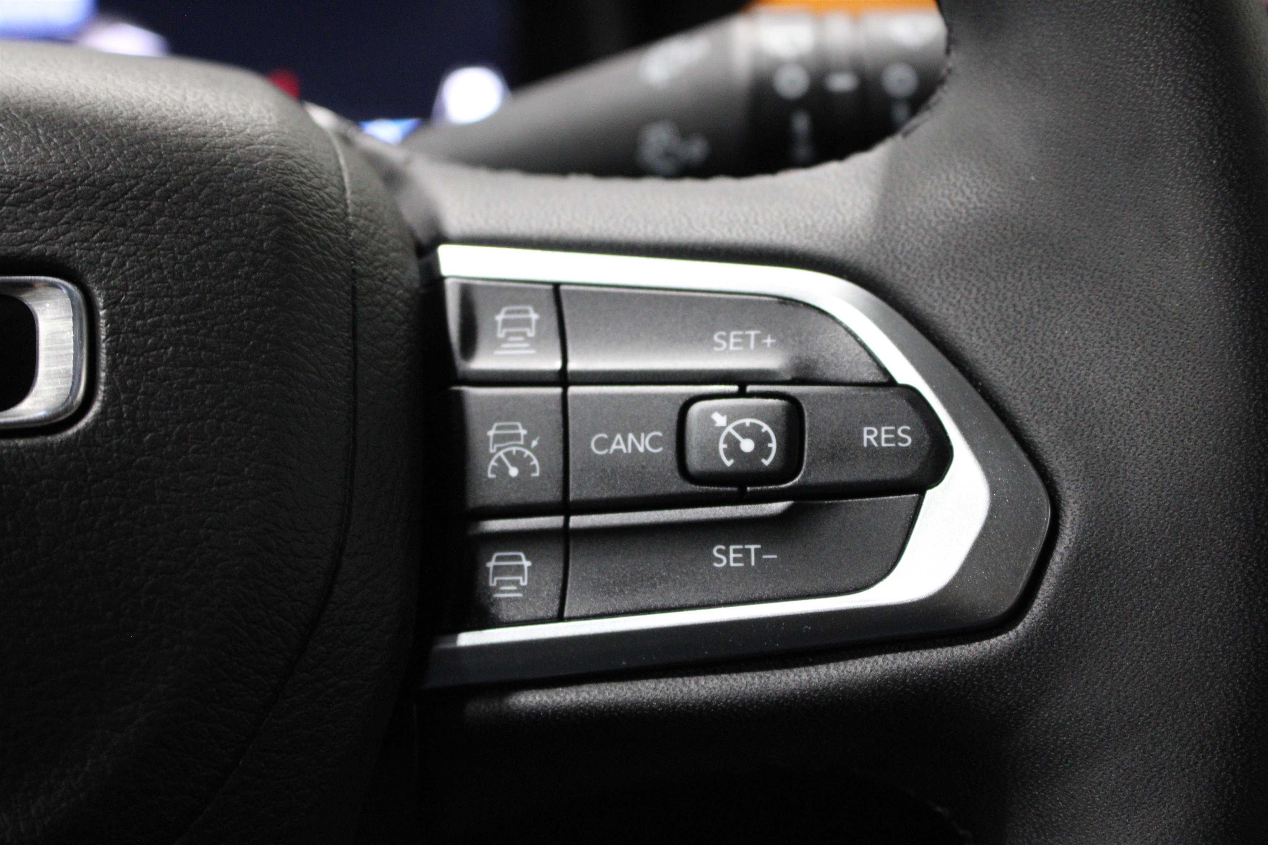 Used 2025 Jeep Compass Limited w/ Elite Group image 12