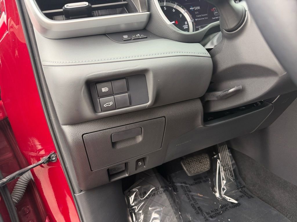 Used 2021 Toyota Highlander XLE image 27