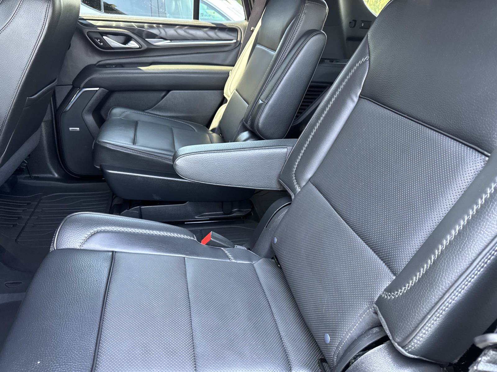 Used 2022 GMC Yukon Denali AWD/4WD image 28