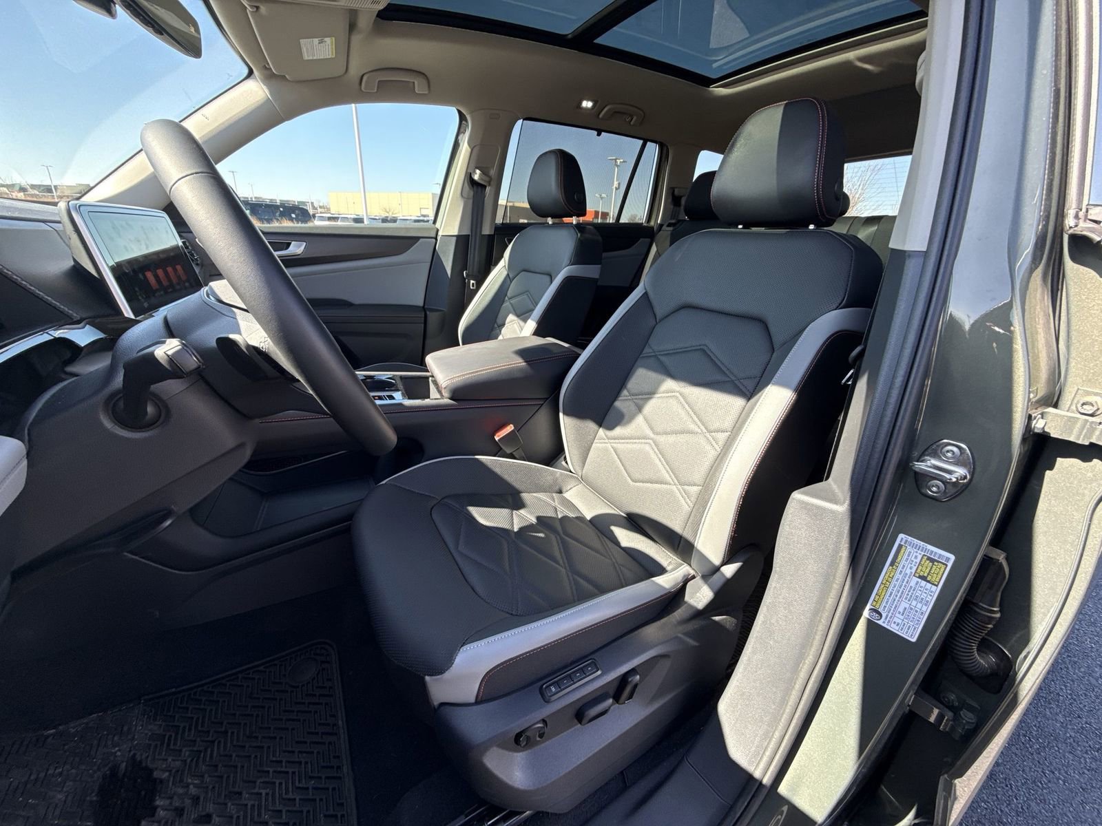 Used 2024 Volkswagen Atlas Peak Edition SEL image 13