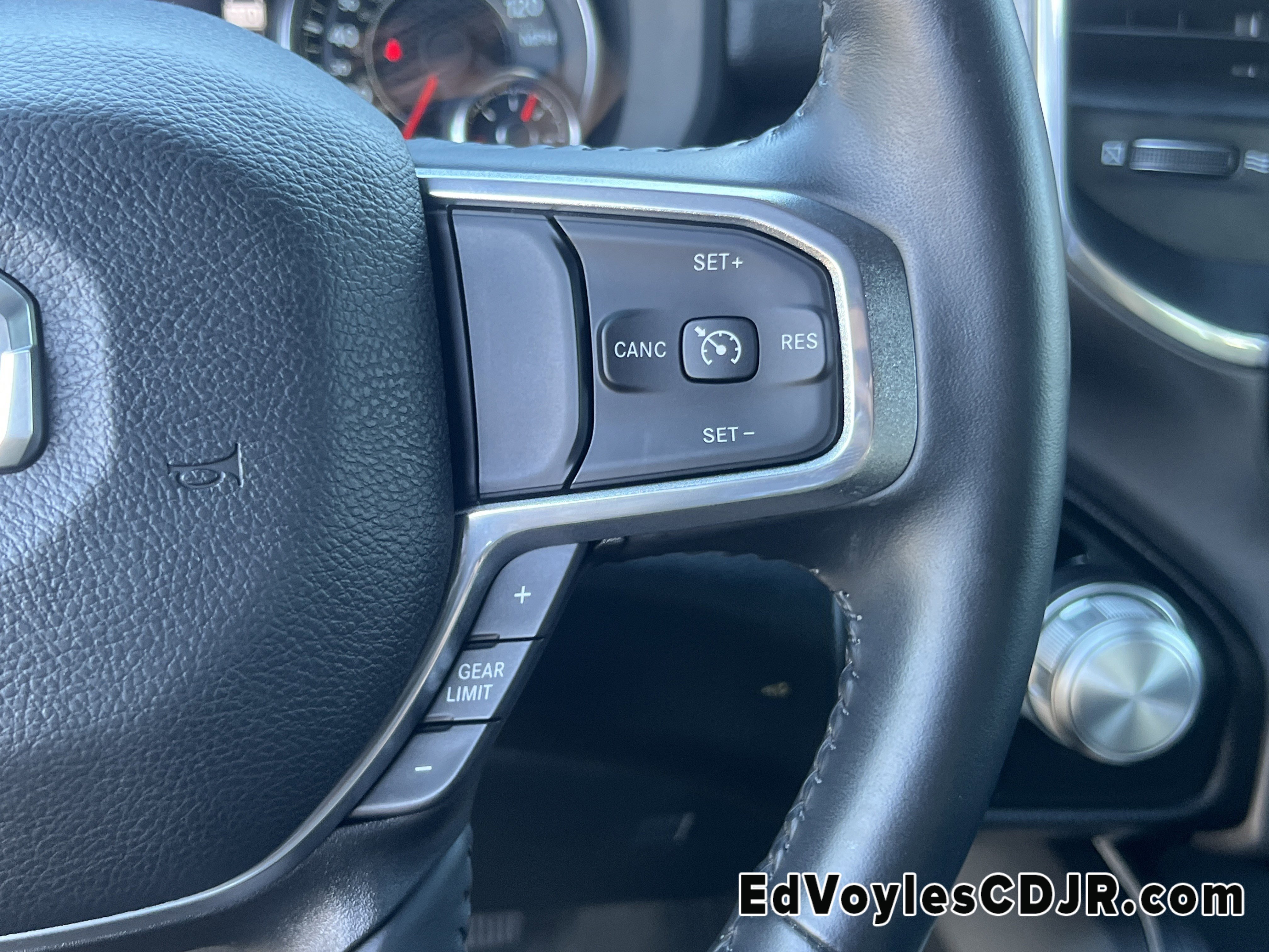 Used 2023 RAM 1500 Laramie image 32