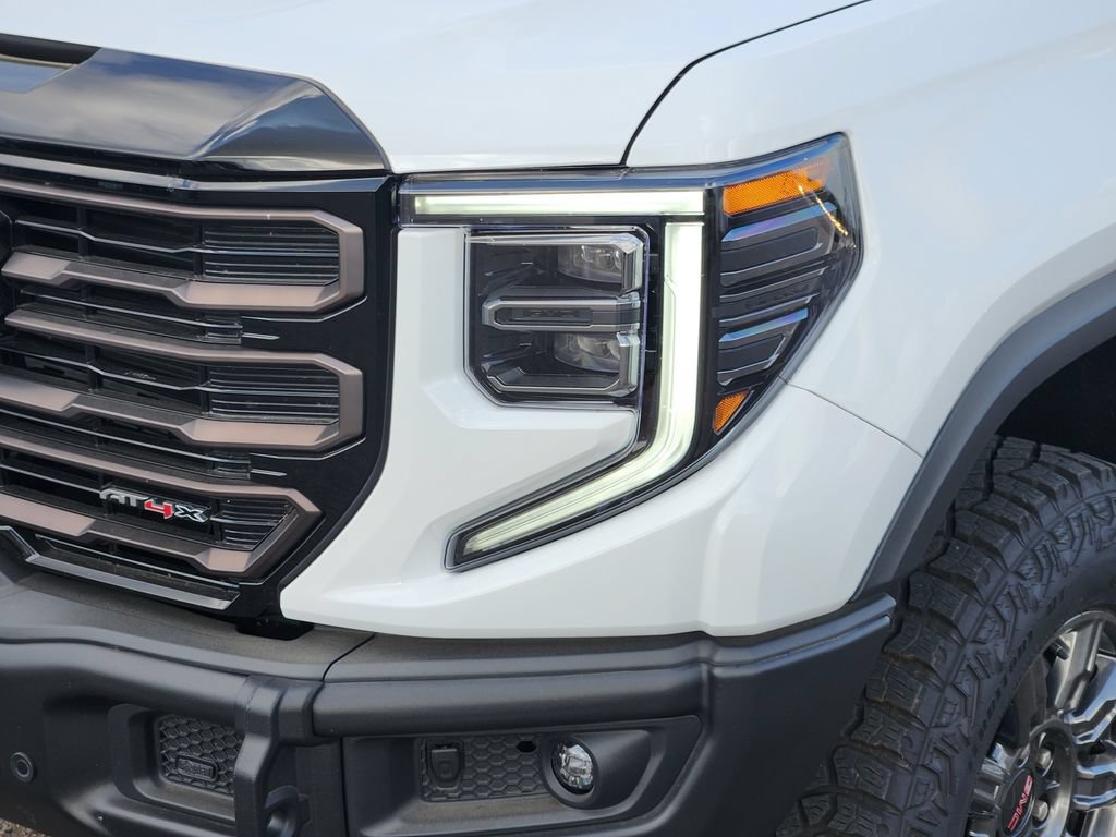 Used 2026 GMC Sierra 1500 AT4X w/ LPO, Black Badging Package AWD/4WD image 9