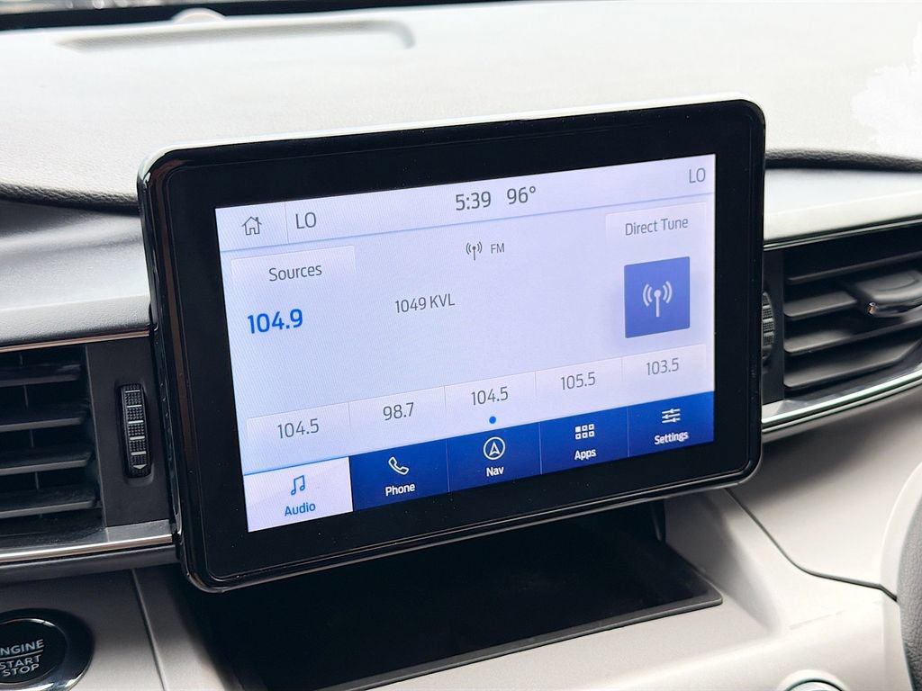 Used 2023 Ford Explorer XLT AWD/4WD image 16