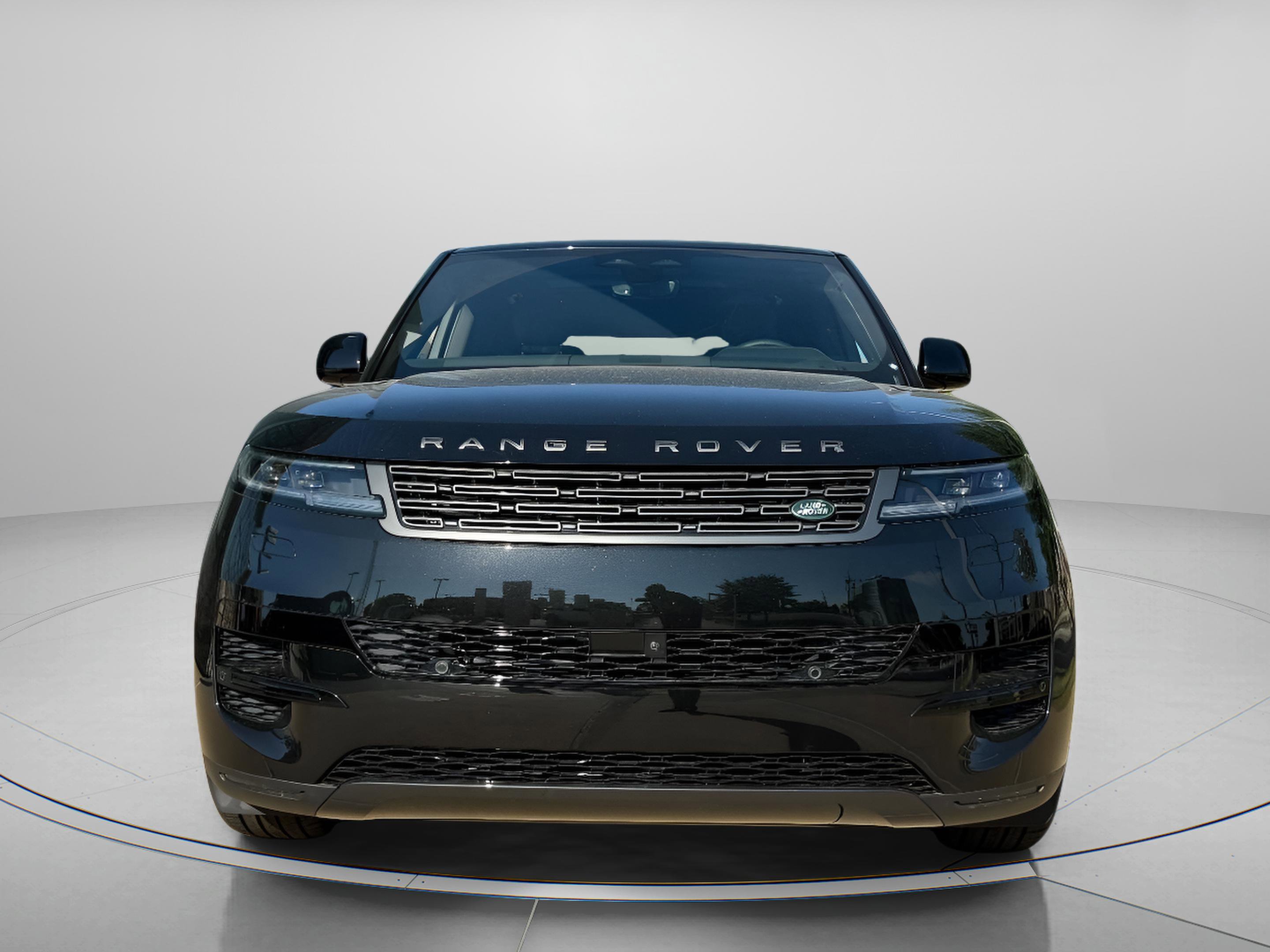 Used 2025 Land Rover Range Rover Sport SE image 7
