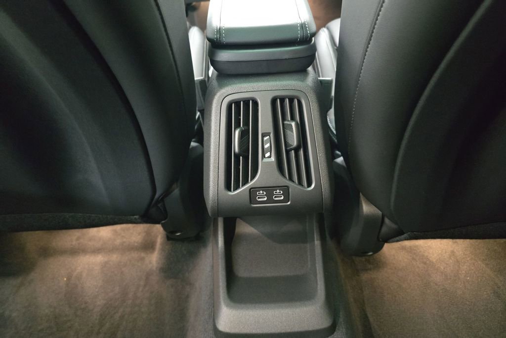 New 2026 BMW X2 xDrive28i w/ Technology Package AWD/4WD image 25