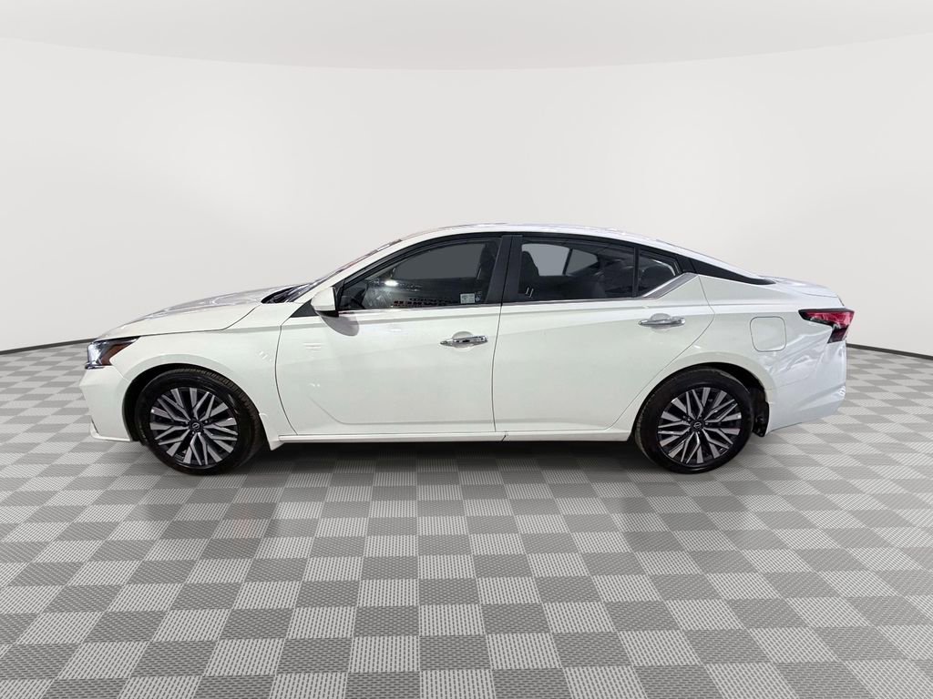Used 2025 Nissan Altima 2.5 SV w/ SV Premium Package FWD image 6