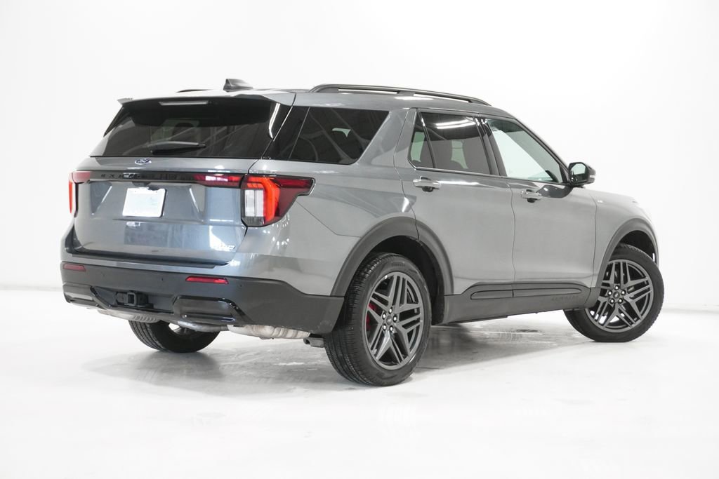 Used 2025 Ford Explorer ST-Line w/ ST-Line Street Pack image 31