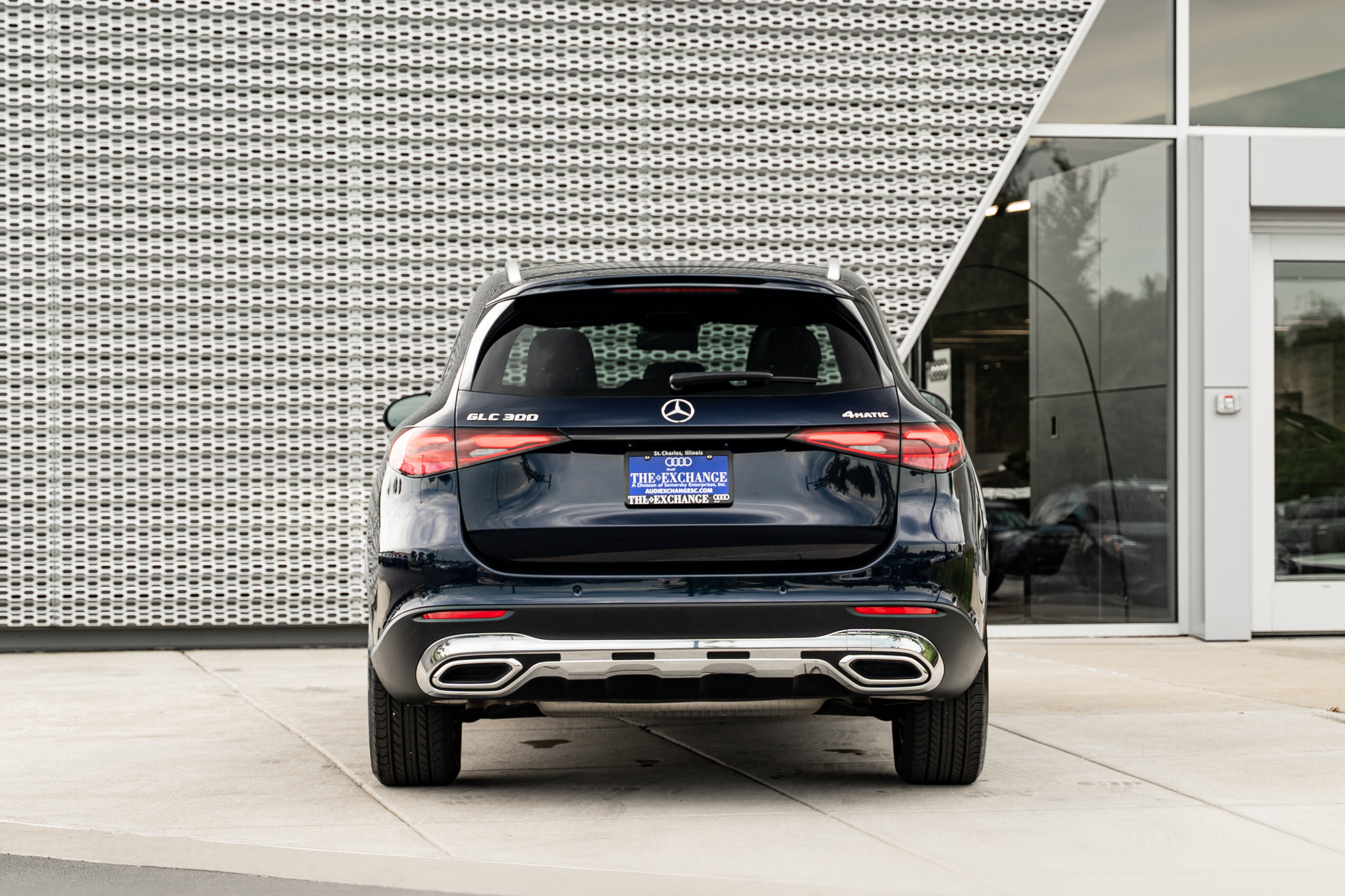 Used 2024 Mercedes-Benz GLC 300 4MATIC image 32