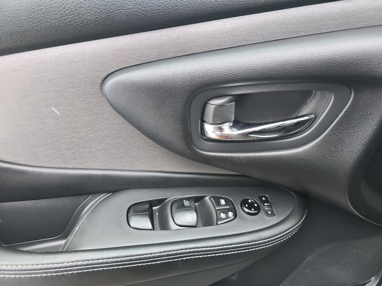 Used 2024 Nissan Murano SV image 17