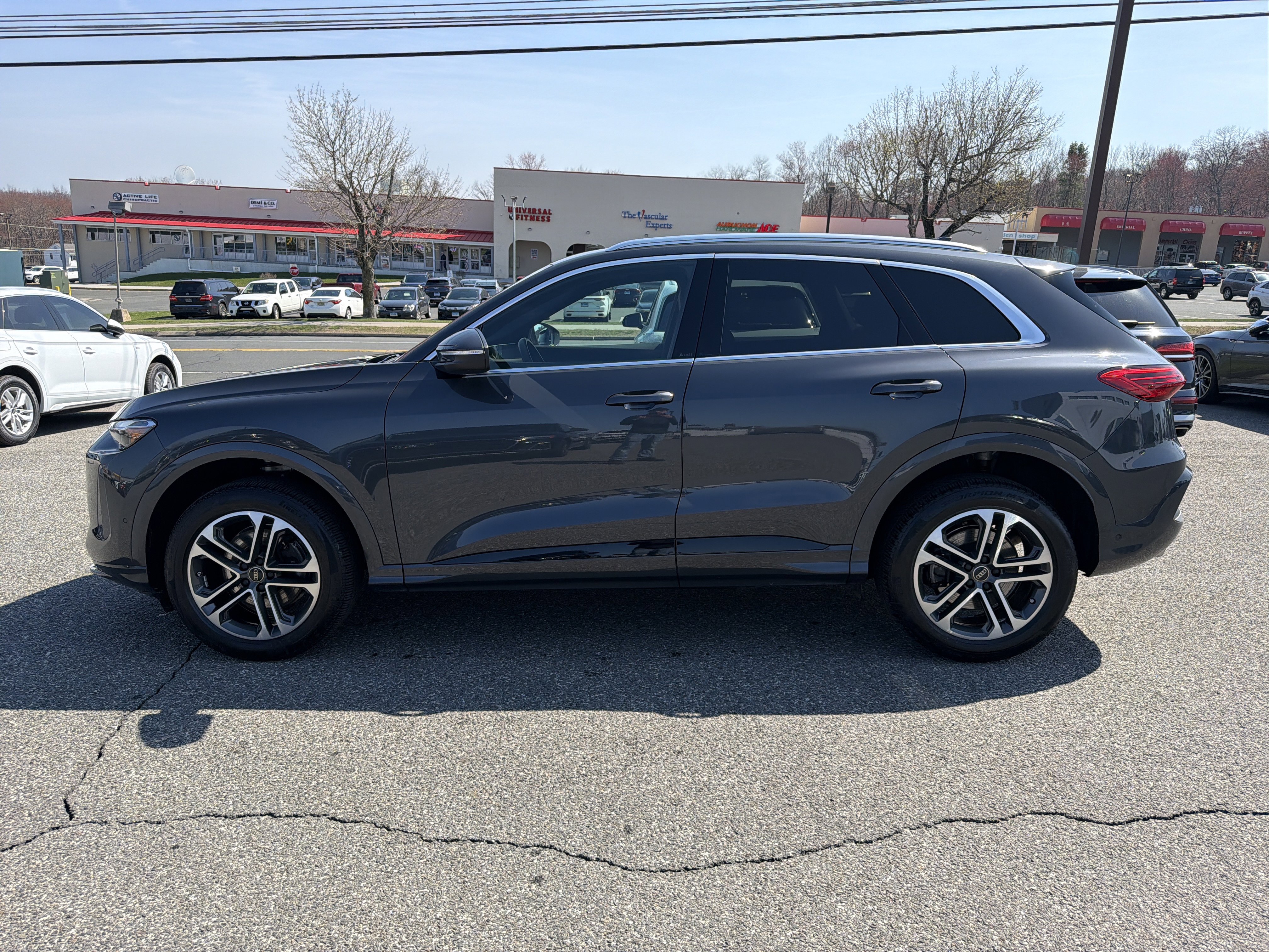 Certified 2025 Audi Q5 Premium w/ Convenience Package AWD/4WD image 4