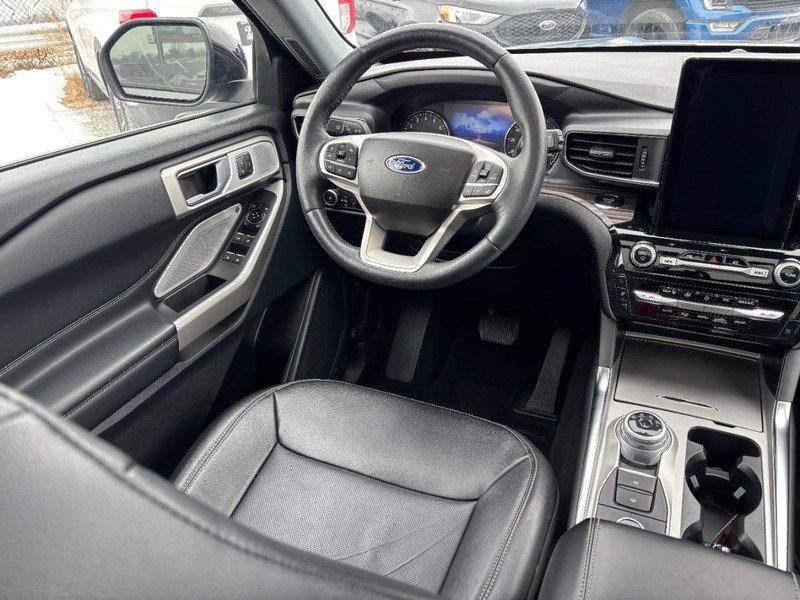 Used 2023 Ford Explorer Limited w/ Limited Technology Package image 14
