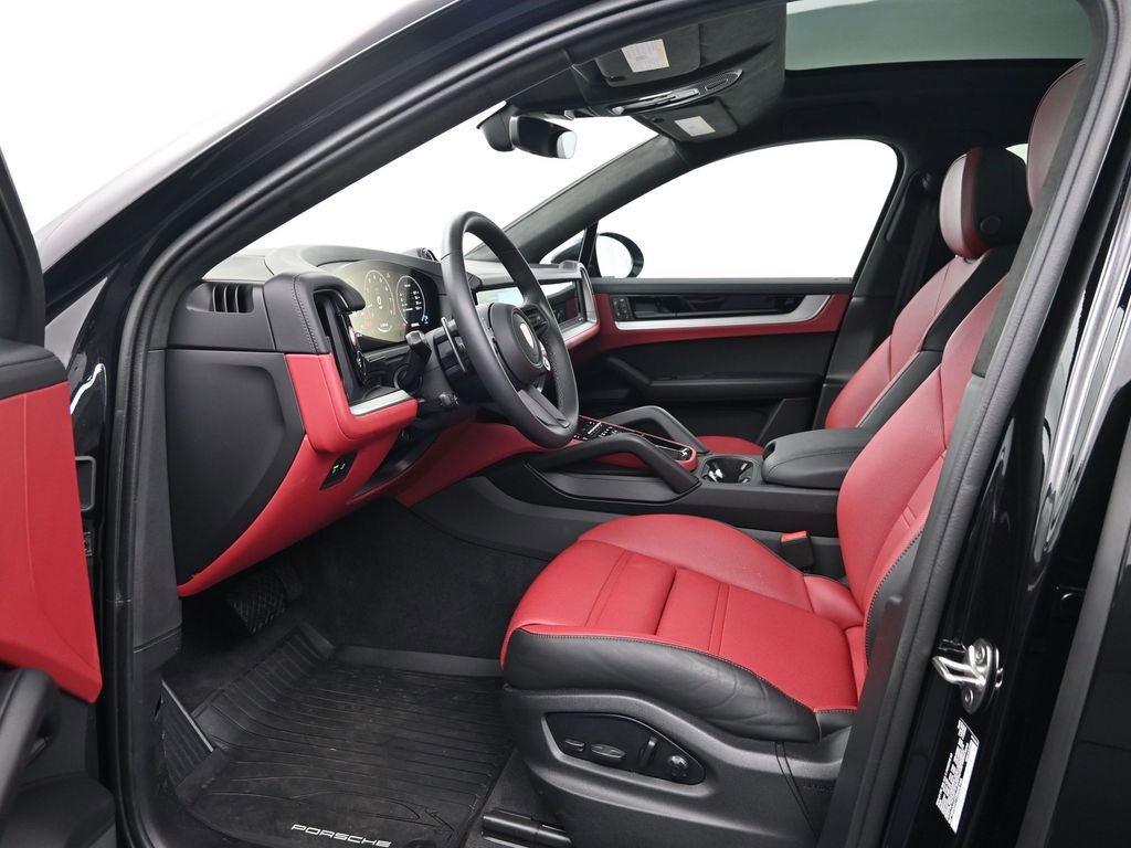 Certified 2026 Porsche Cayenne Coupe image 4