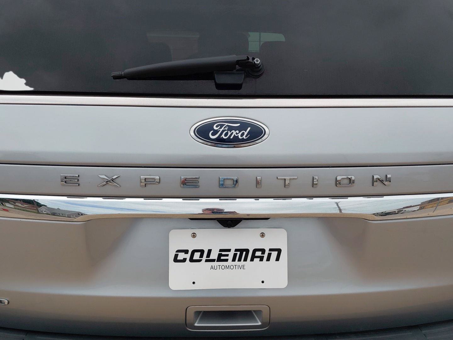 Used 2023 Ford Expedition Limited AWD/4WD image 23