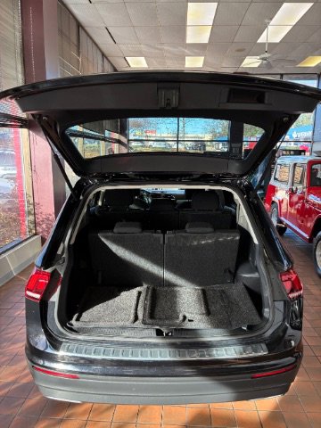 Used 2020 Volkswagen Tiguan S image 12