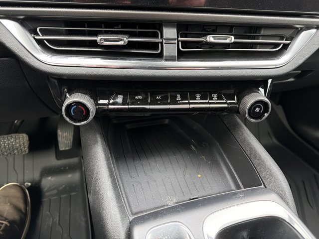 New 2026 Chevrolet Equinox EV LT image 18