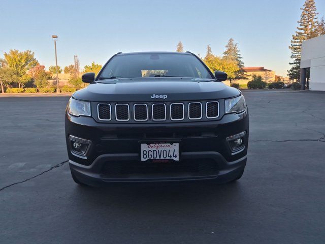 Used 2018 Jeep Compass Latitude AWD/4WD image 2