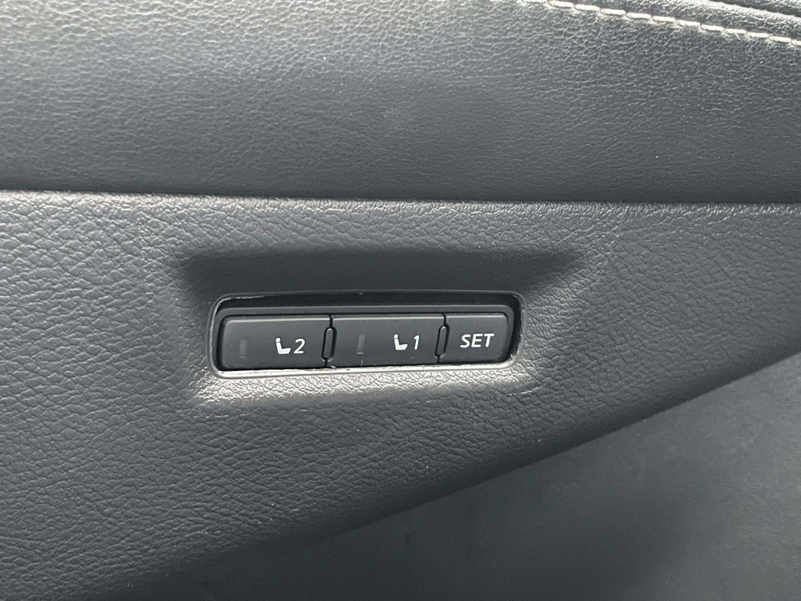 Used 2017 Nissan Murano Platinum w/ Platinum Technology Package FWD image 25