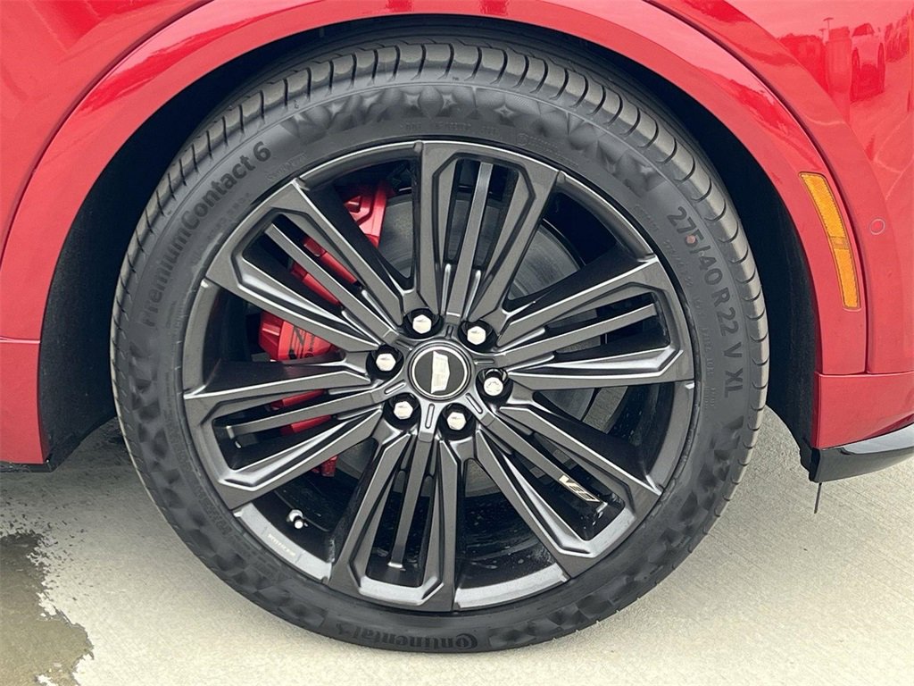 New 2026 Cadillac Lyriq V image 35