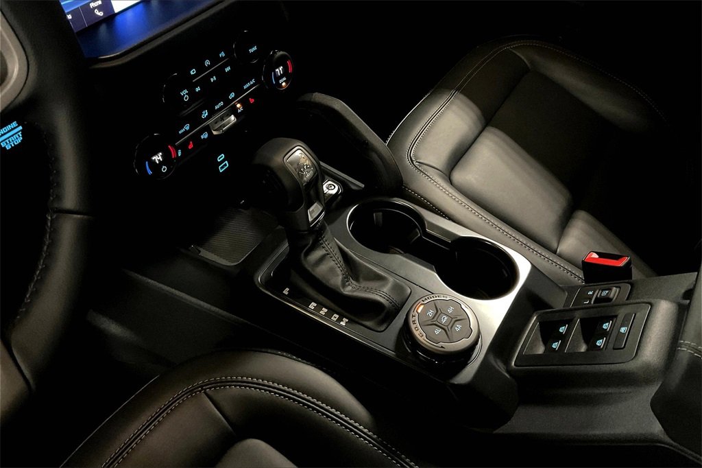 New 2025 Ford Bronco Badlands image 8
