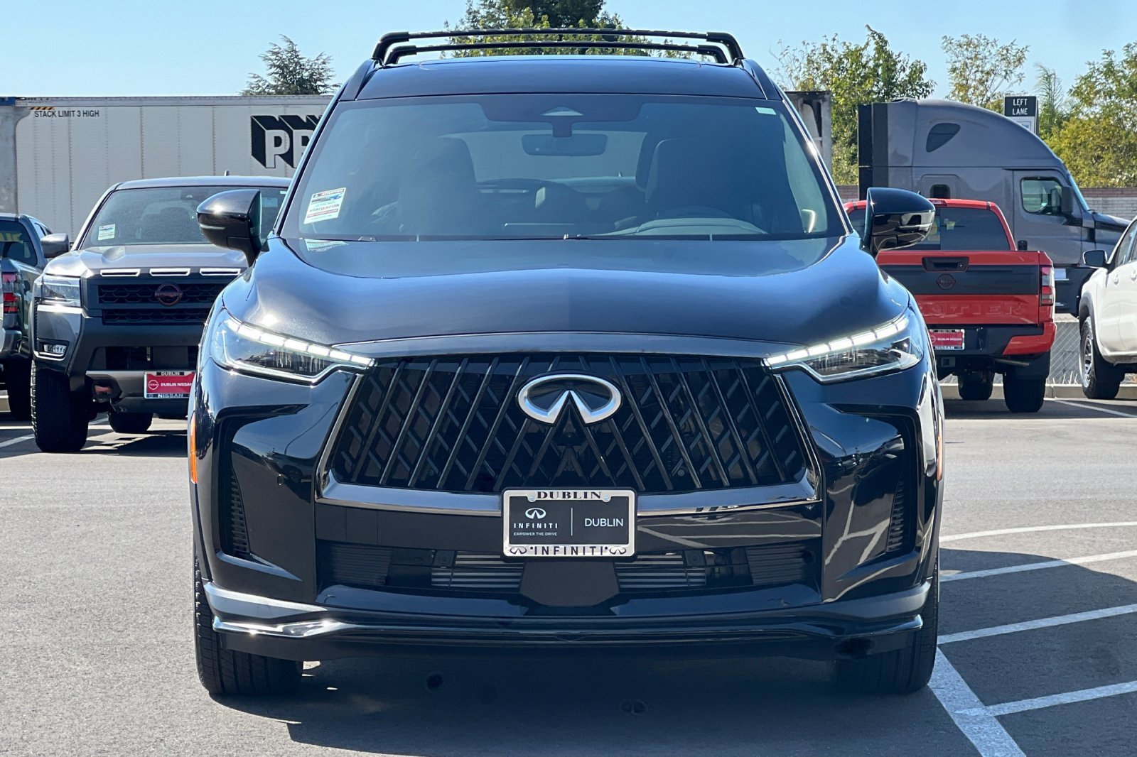 New 2026 INFINITI QX60 Sport w/ Dark Cargo Package image 8