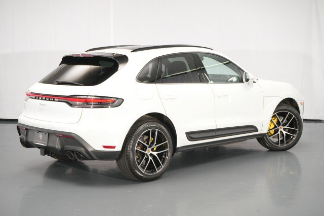 Used 2023 Porsche Macan AWD/4WD image 11