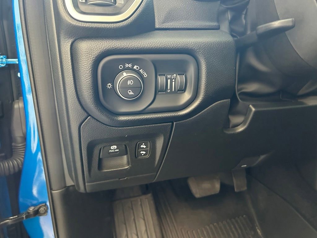 Used 2025 RAM 1500 Big Horn RWD image 40