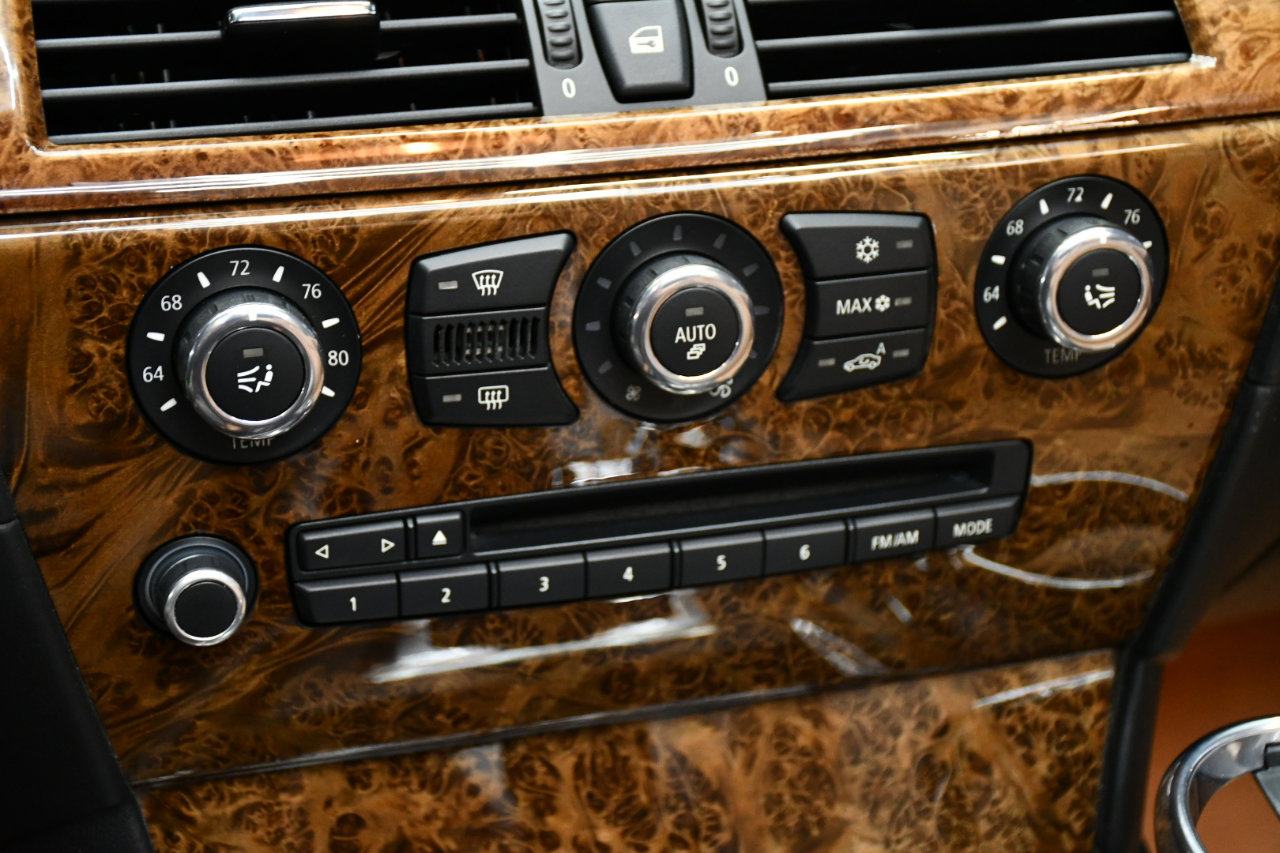 Used 2010 BMW 650i Convertible image 21