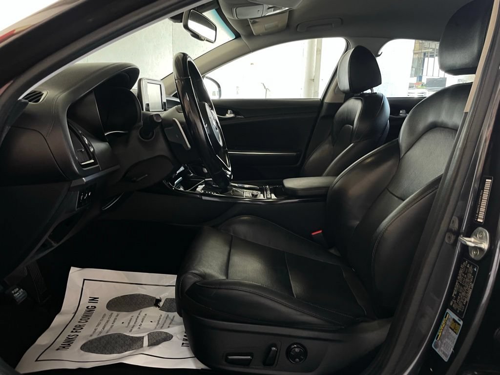 Used 2019 Kia Stinger RWD image 10