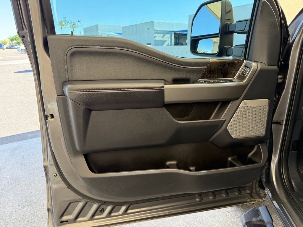 Used 2025 Ford F350 Lariat w/ Black Appearance Package AWD/4WD image 30
