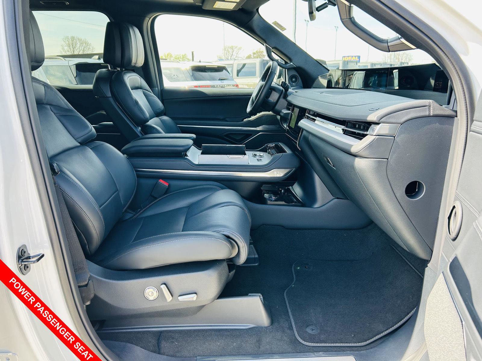 New 2026 Lincoln Navigator L Reserve image 50