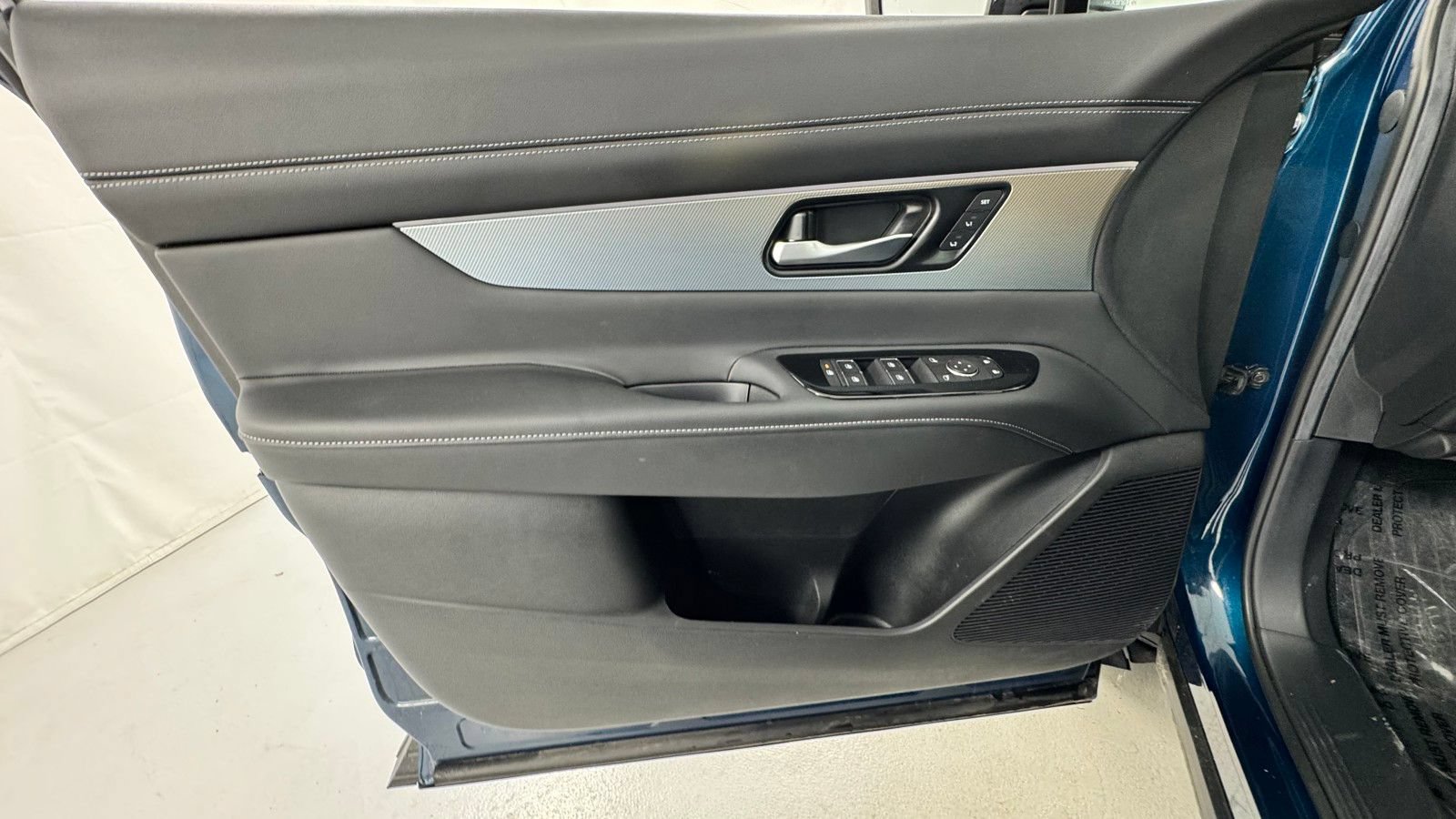 Certified 2025 Nissan Murano SL w/ Cargo Package AWD/4WD image 19