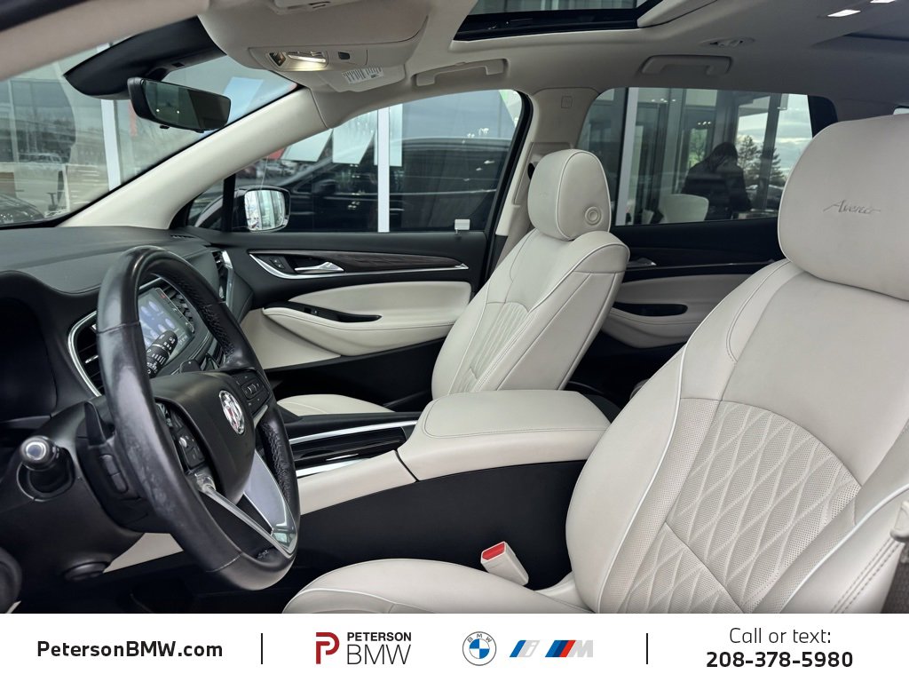 Used 2022 Buick Enclave Avenir w/ Avenir Technology Package image 17