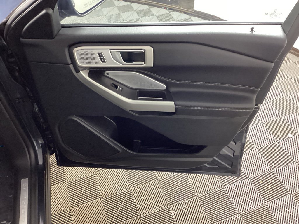 Used 2023 Ford Explorer Limited w/ Limited Technology Package image 10