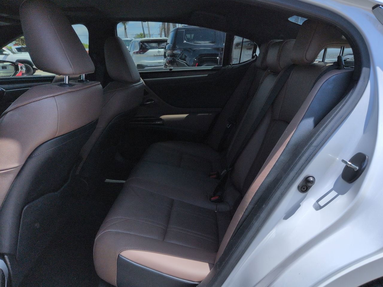 Used 2023 Lexus ES 350 Ultra Luxury w/ Accessory Package (Z1) FWD image 14