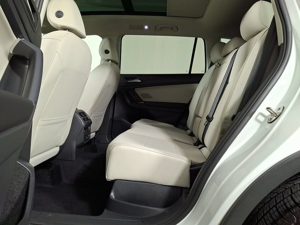 Used 2020 Volkswagen Tiguan SEL AWD/4WD image 13
