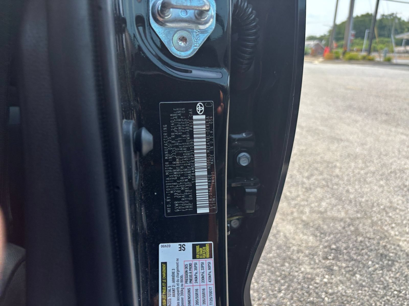 Used 2025 Toyota Corolla LE FWD image 27