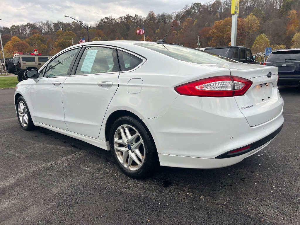Used 2015 Ford Fusion SE w/ Equipment Group 202A FWD image 6