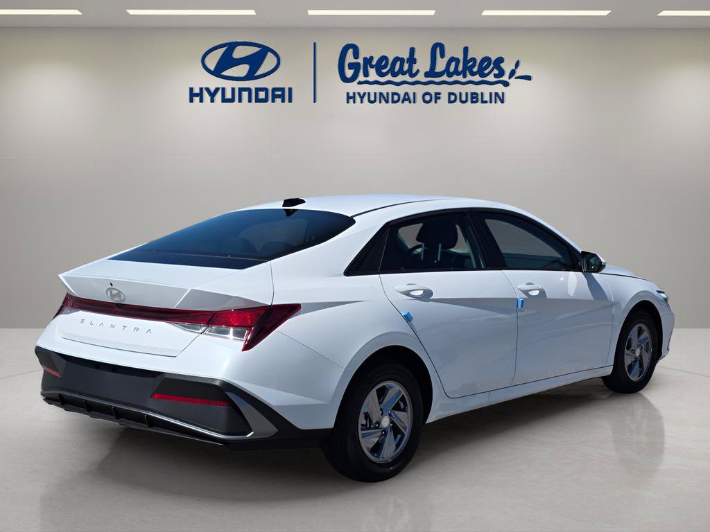 New 2026 Hyundai Elantra SE FWD image 5