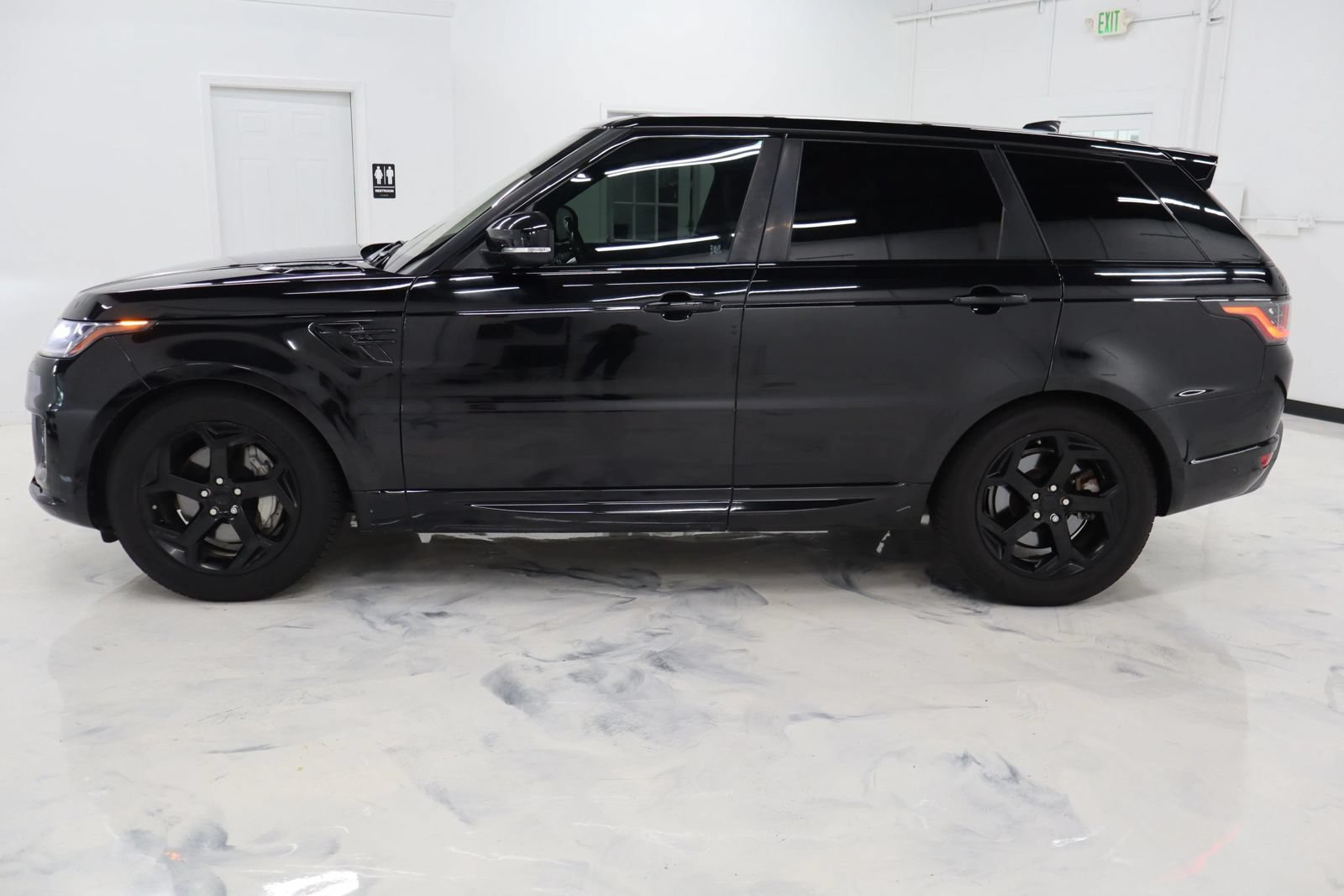 Used 2019 Land Rover Range Rover Sport HSE AWD/4WD image 4