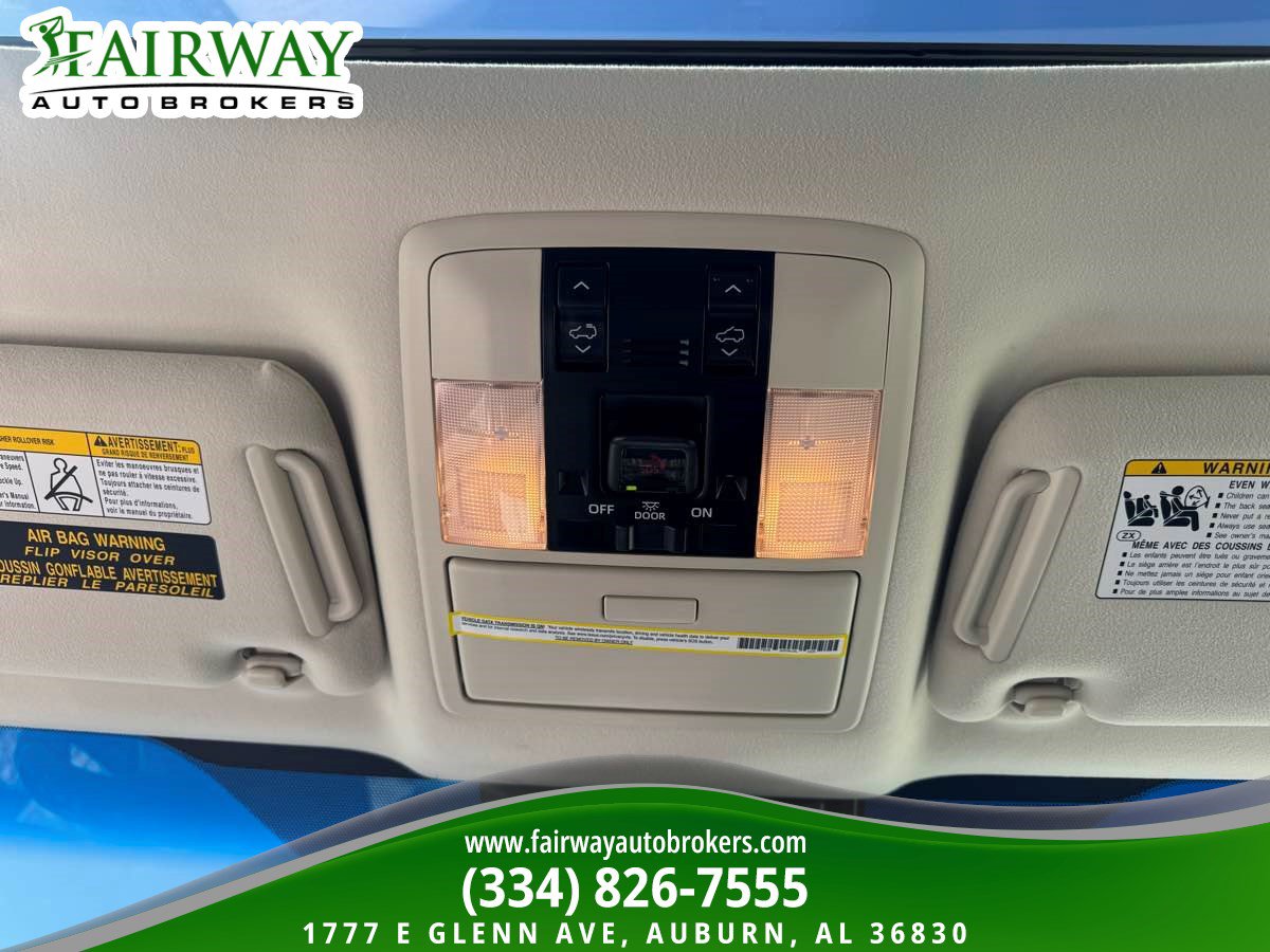 Used 2023 Lexus GX 460 Premium w/ Accessory Package AWD/4WD image 25