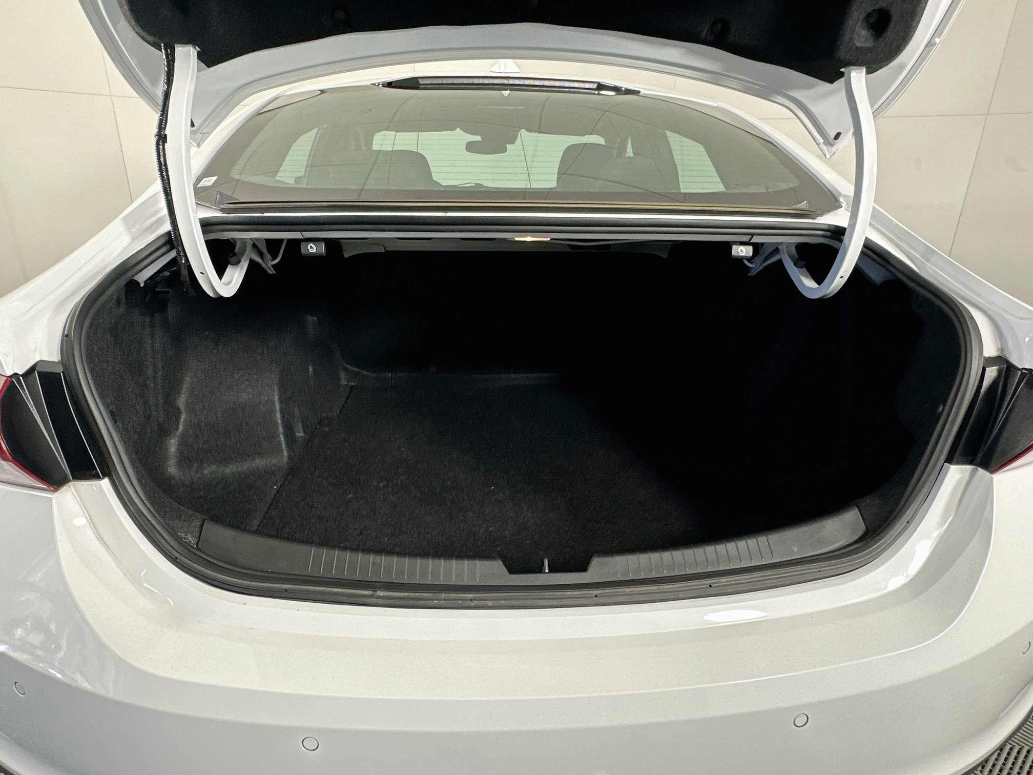 Used 2022 Chevrolet Malibu LT FWD image 29