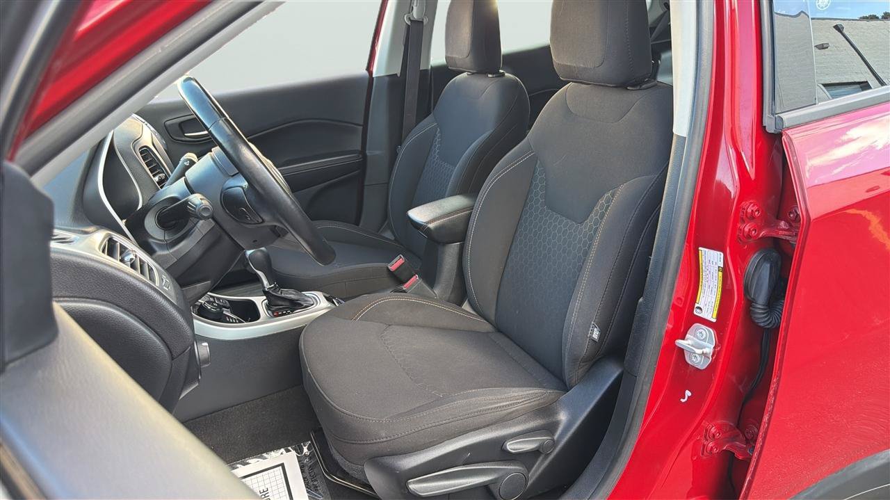 Used 2021 Jeep Compass Sport w/ Cold Weather Group AWD/4WD image 12