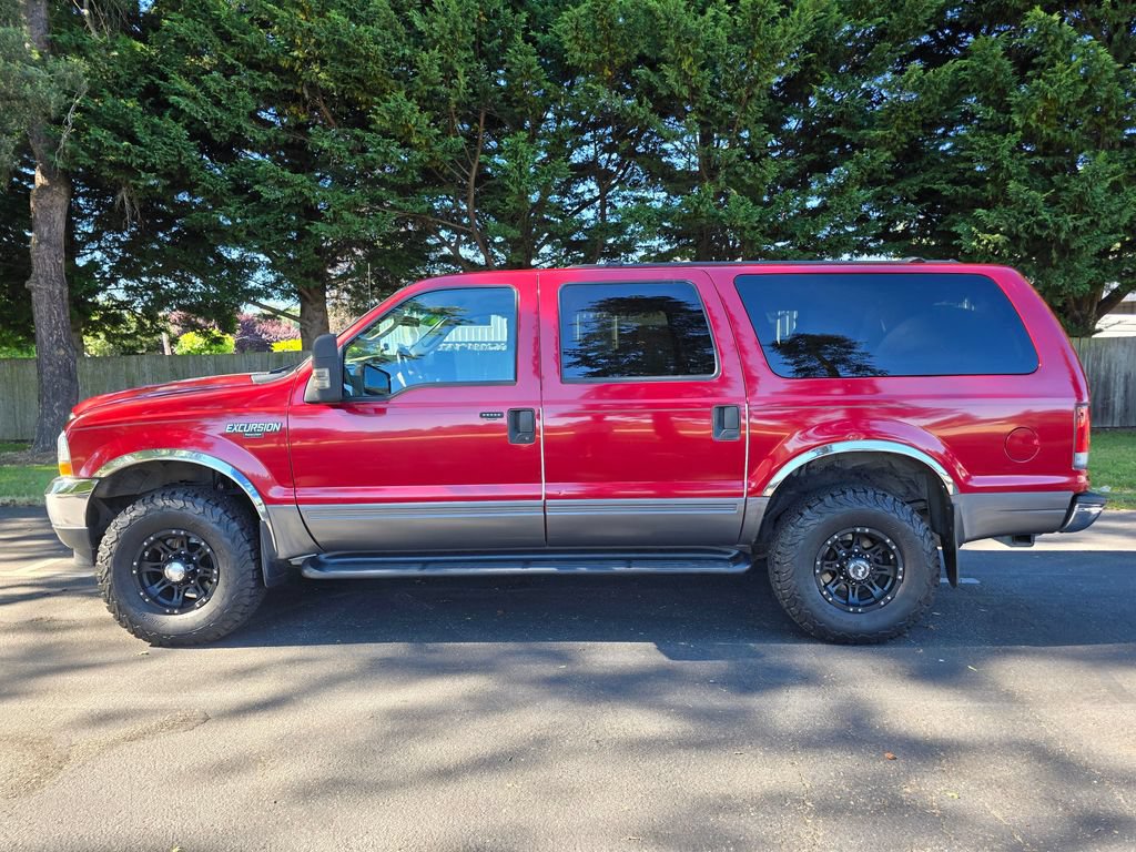 Used 2004 Ford Excursion XLT AWD/4WD image 2
